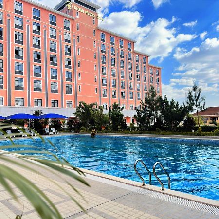 Golden Peacock Hotel Блантайър Екстериор снимка