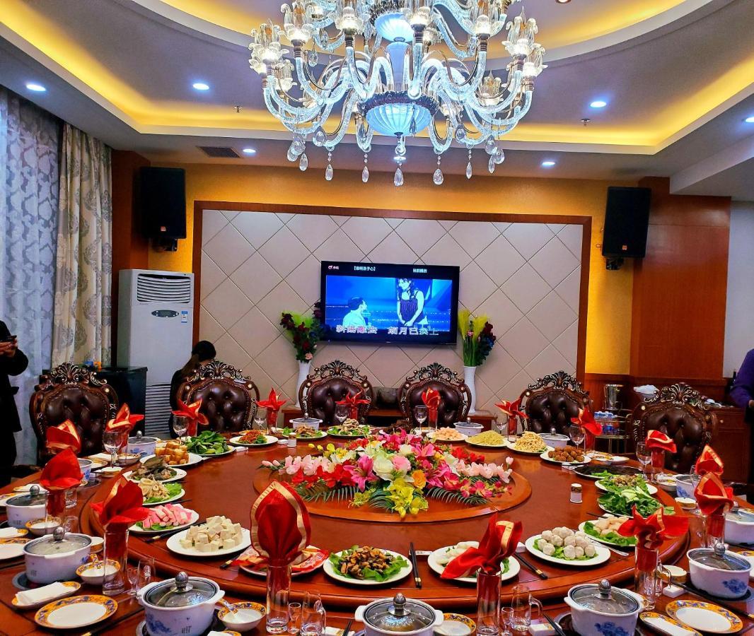 Golden Peacock Hotel Блантайър Екстериор снимка