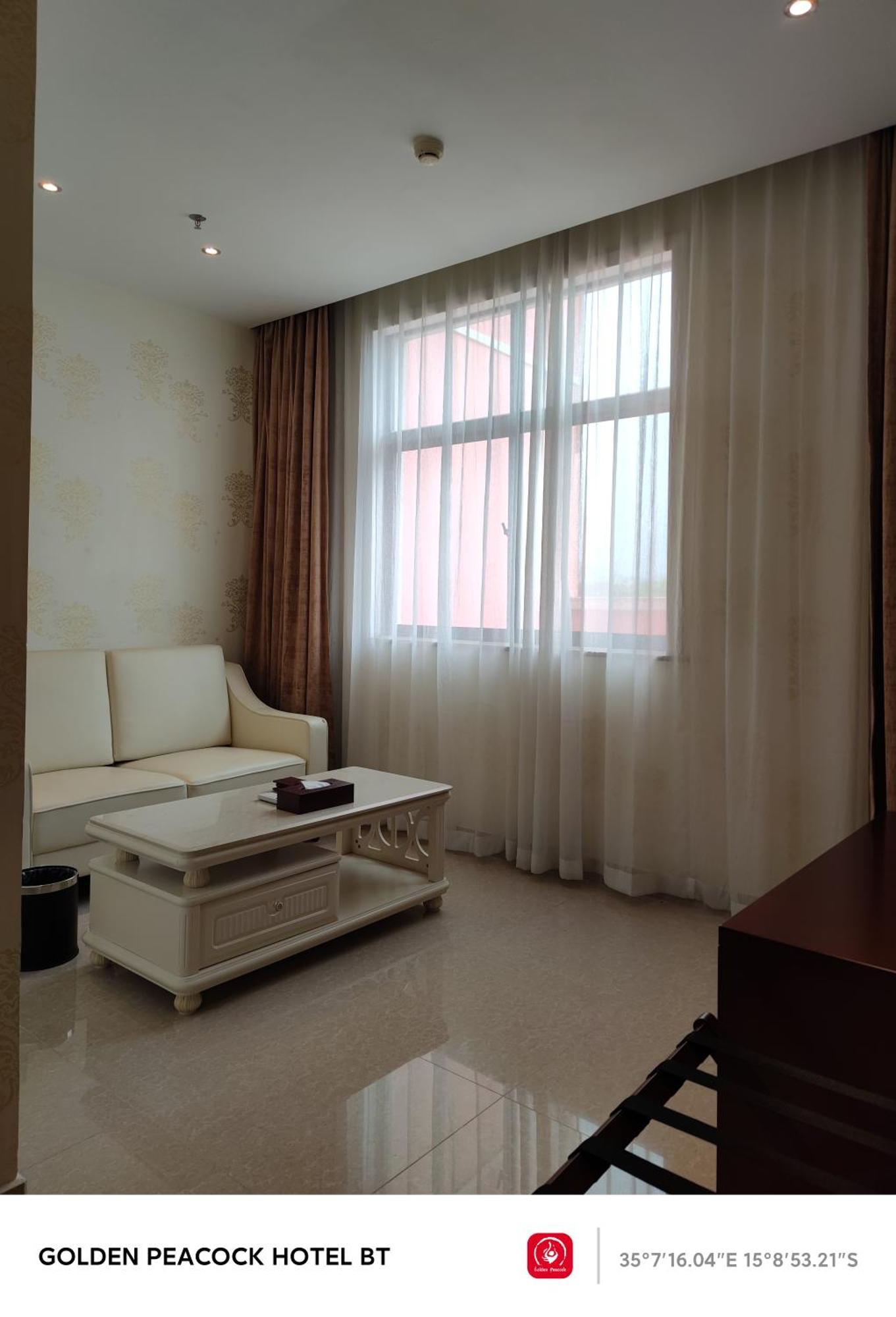 Golden Peacock Hotel Блантайър Екстериор снимка