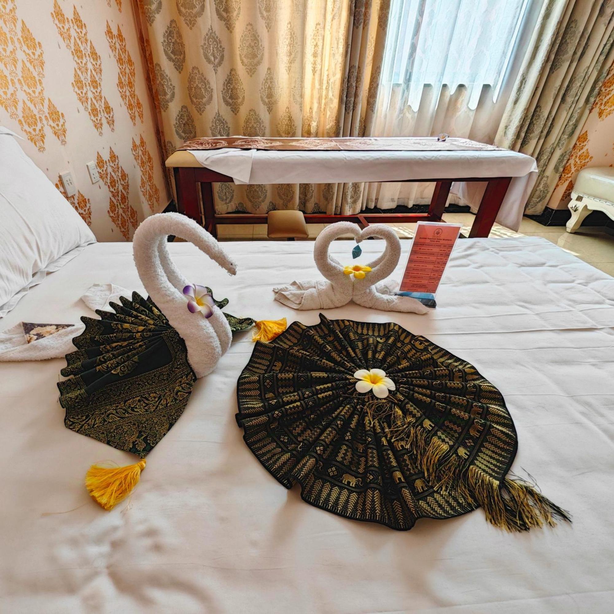 Golden Peacock Hotel Блантайър Екстериор снимка